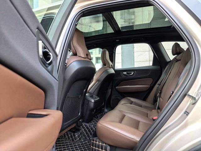 Volvo XC60 2024 thumb 5