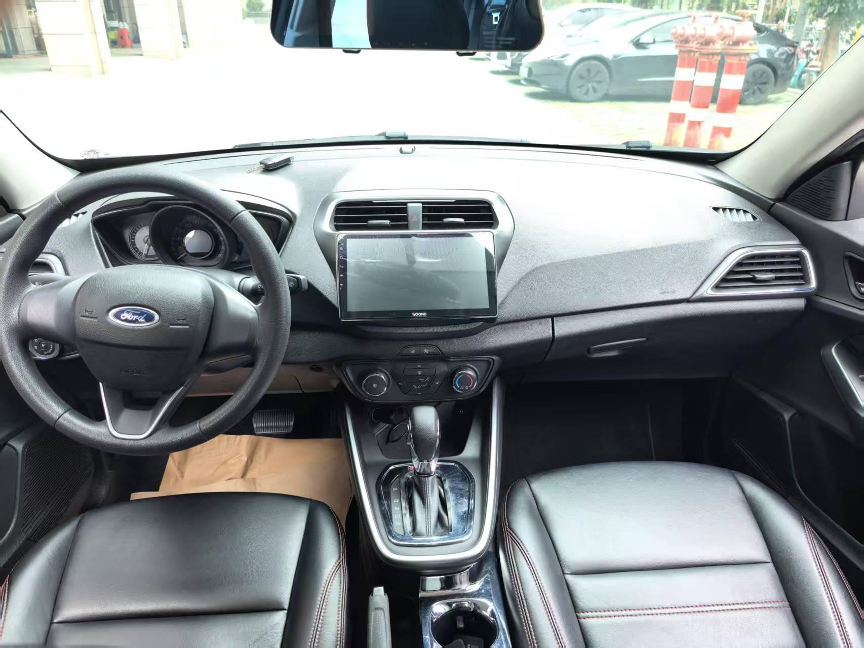 Ford Focus 2019 thumb 5