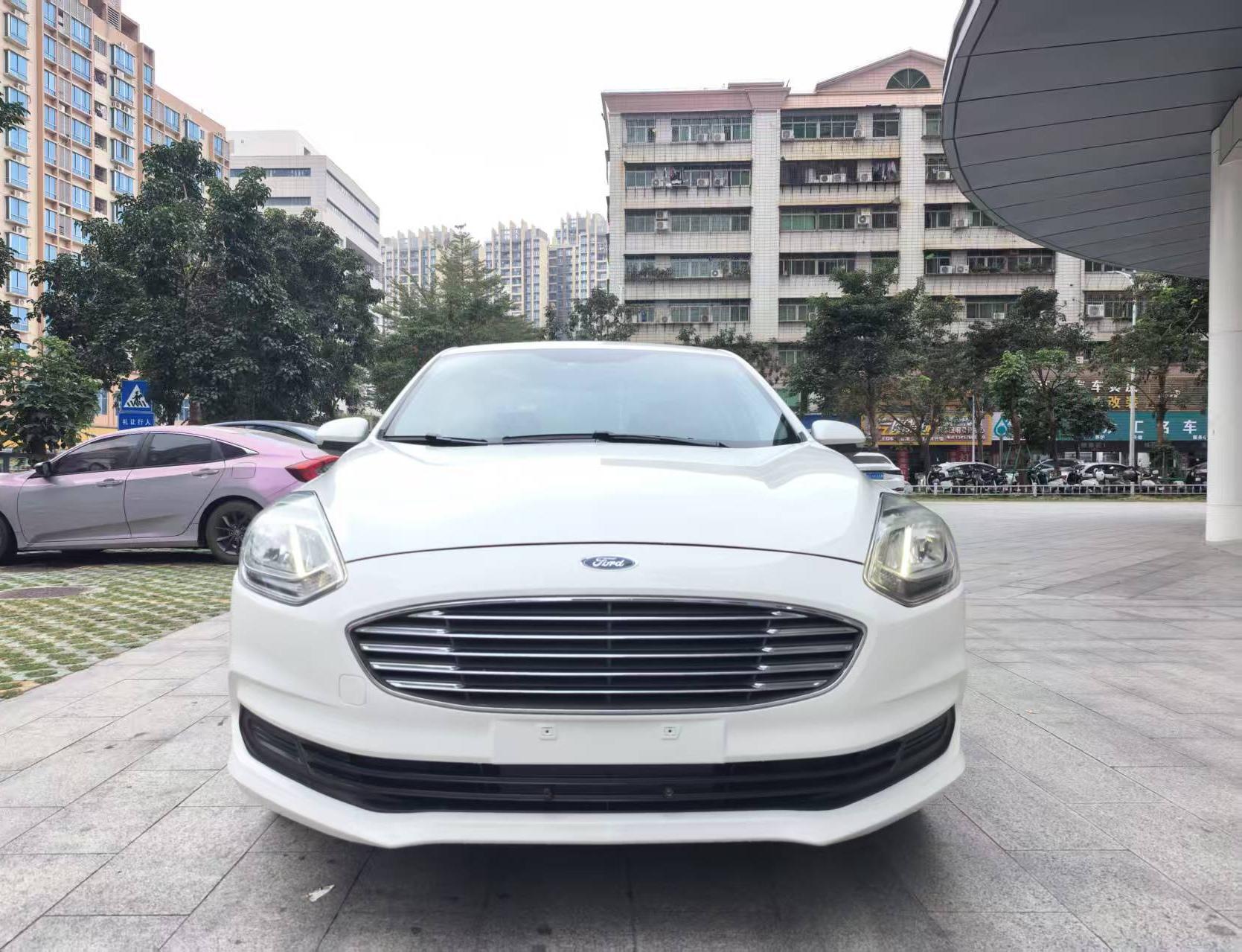 Ford Focus 2019 thumb 10