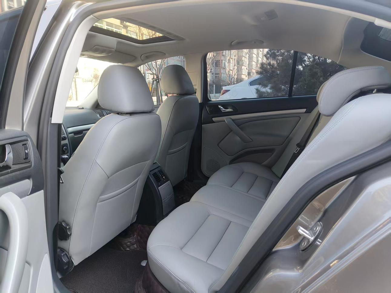 Skoda Octavia 2014 thumb 8