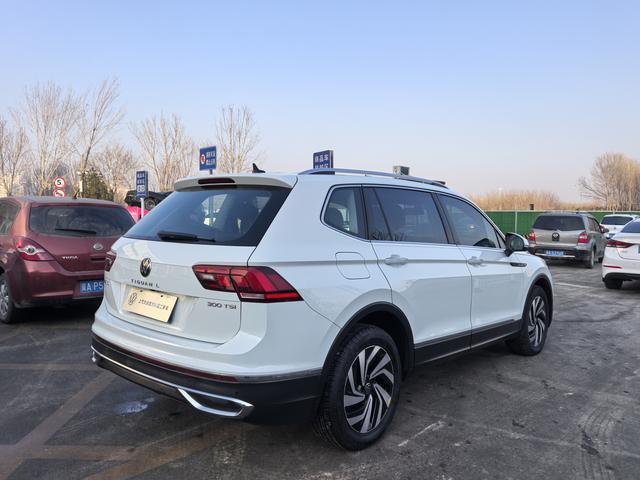 Volkswagen Tiguan 2023 thumb 2