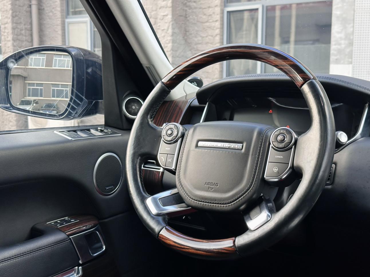 Land Rover Range Rover 2017 thumb 8