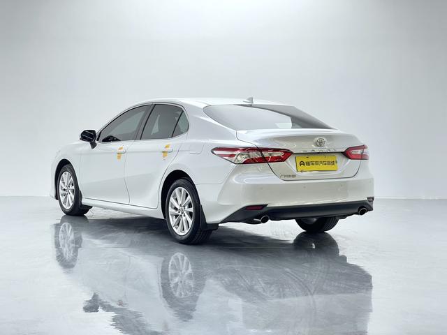 Toyota Camry 2023 thumb 2