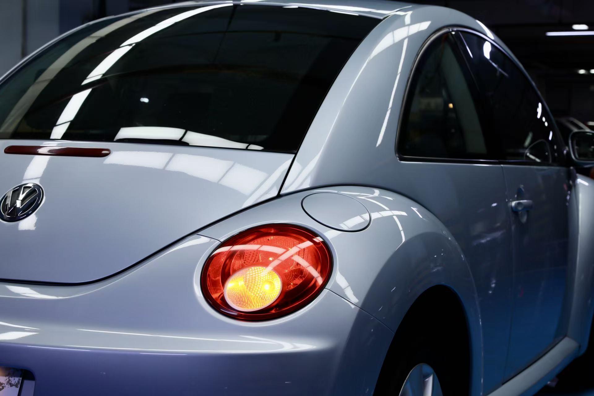 Volkswagen Beetle 2010 thumb 4