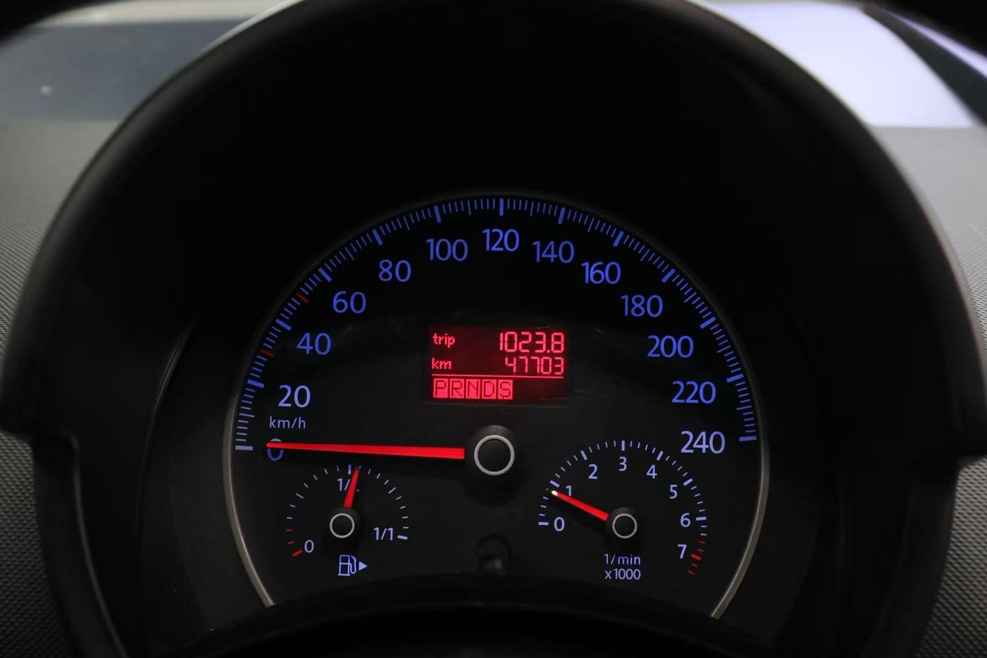 Volkswagen Beetle 2010 thumb 8