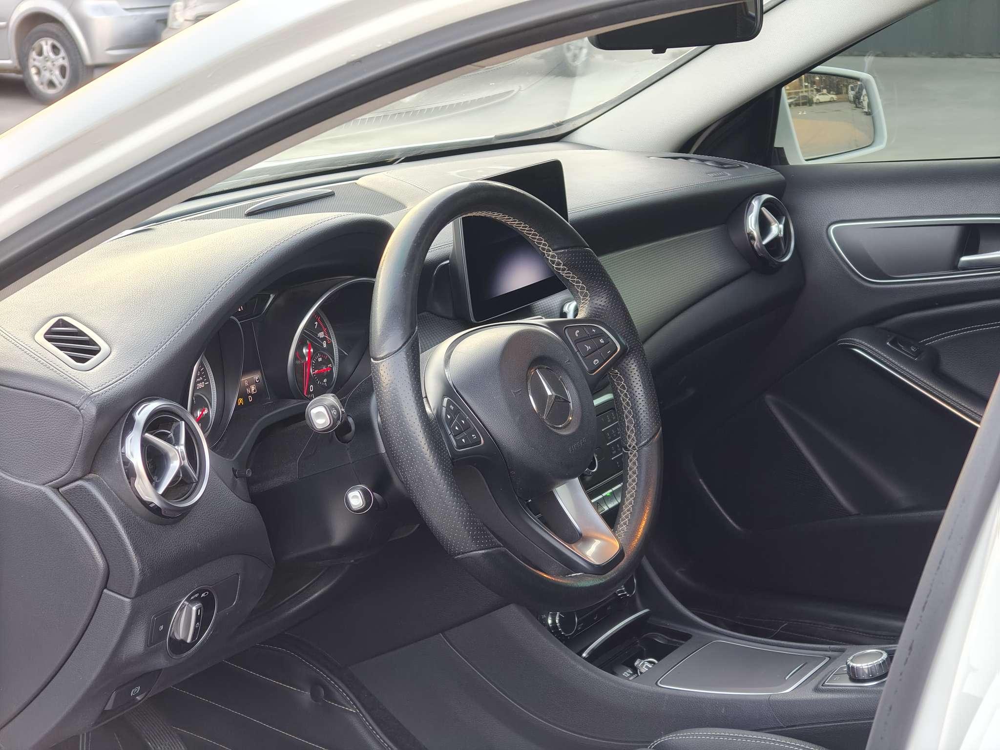Mercedes-Benz GLA 2019 thumb 6