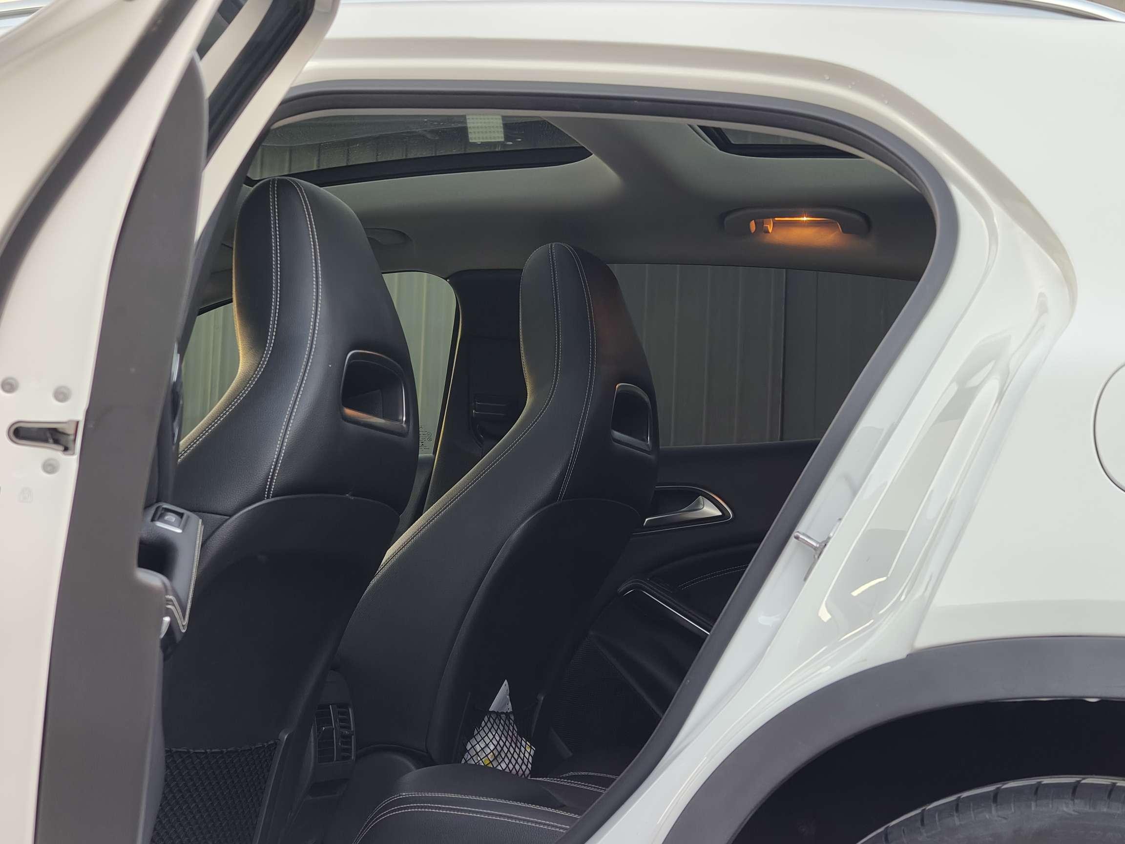 Mercedes-Benz GLA 2019 thumb 8