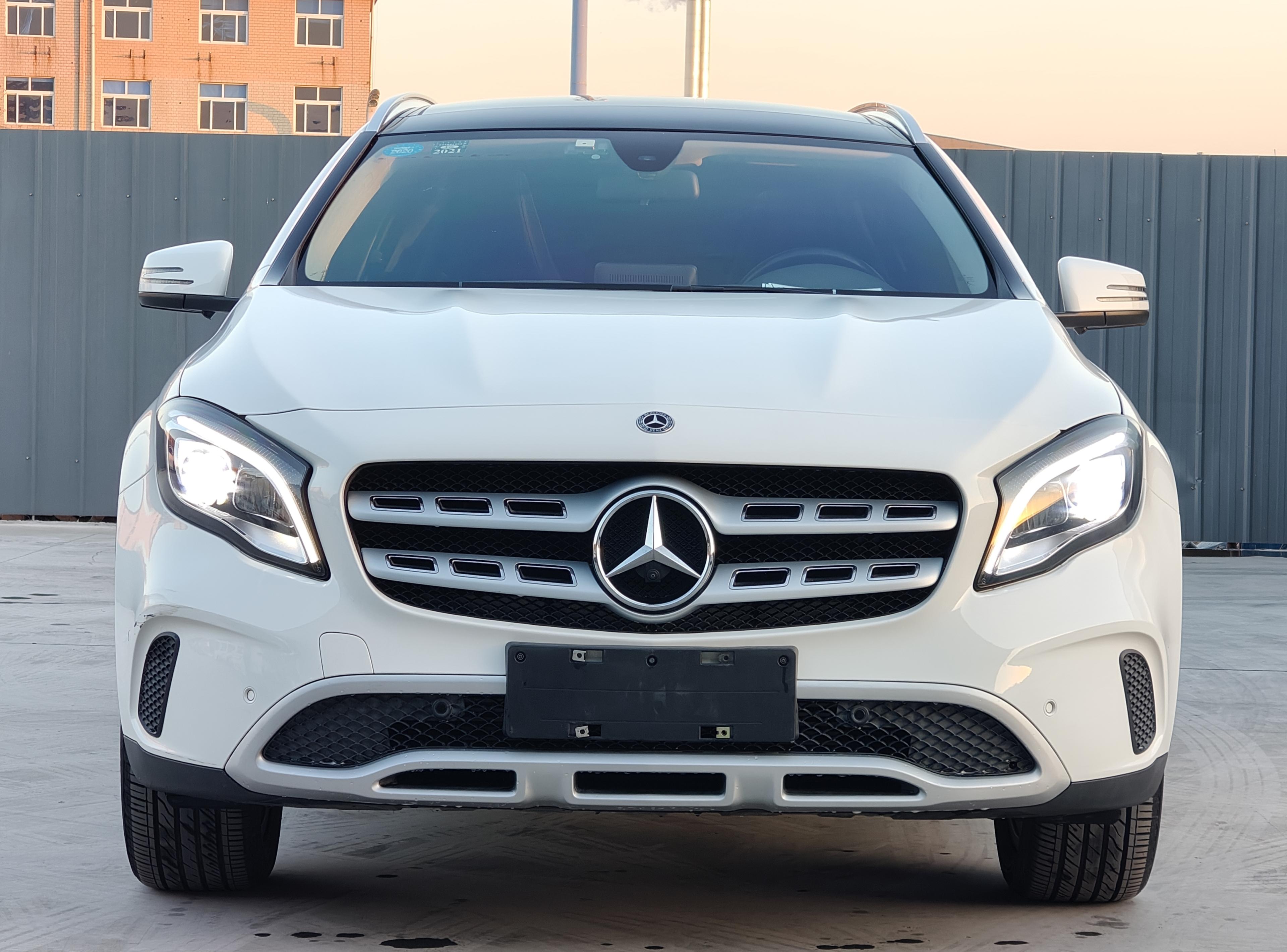 Mercedes-Benz GLA 2019 thumb 10