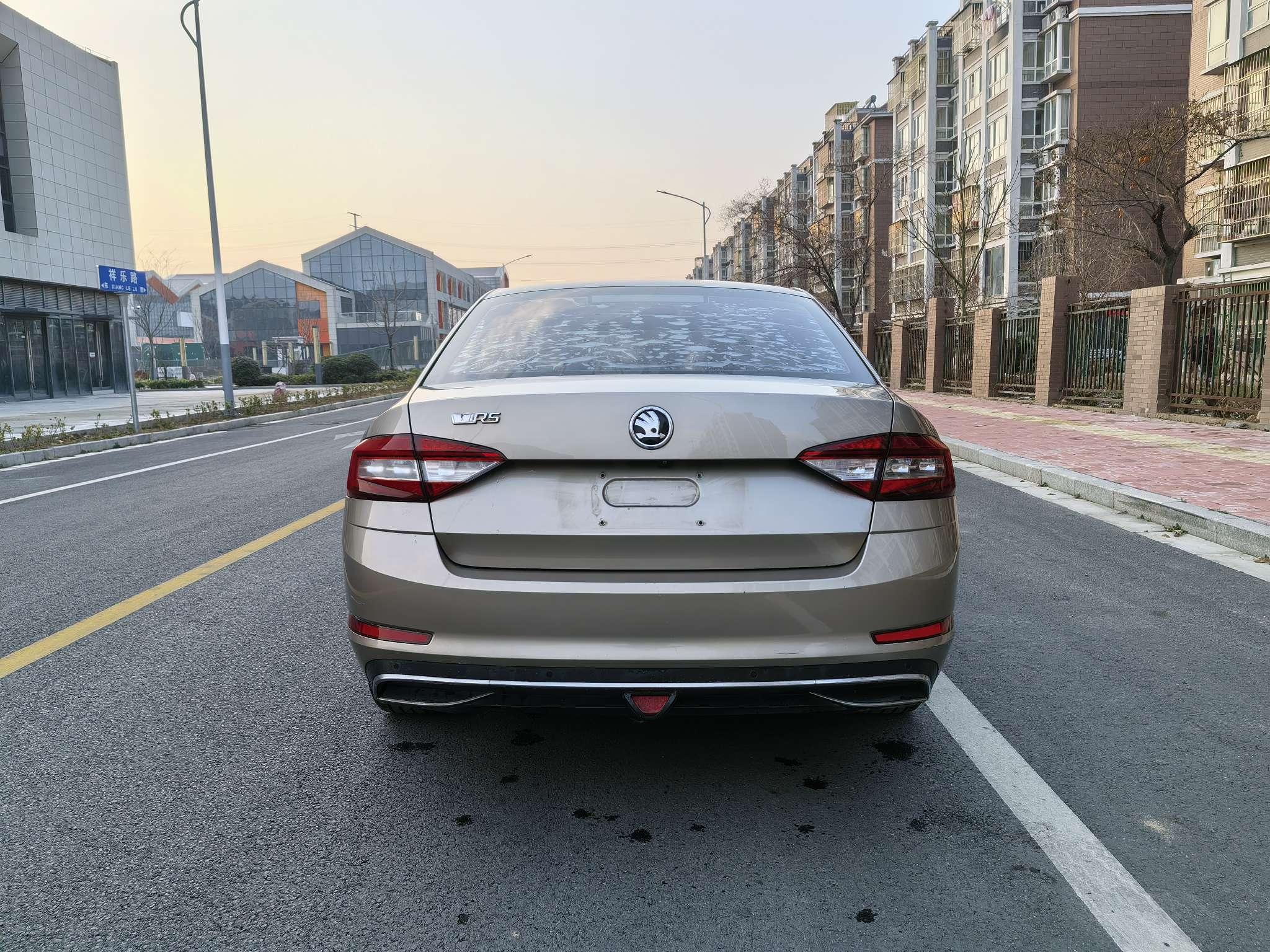 Skoda Octavia 2017 thumb 4