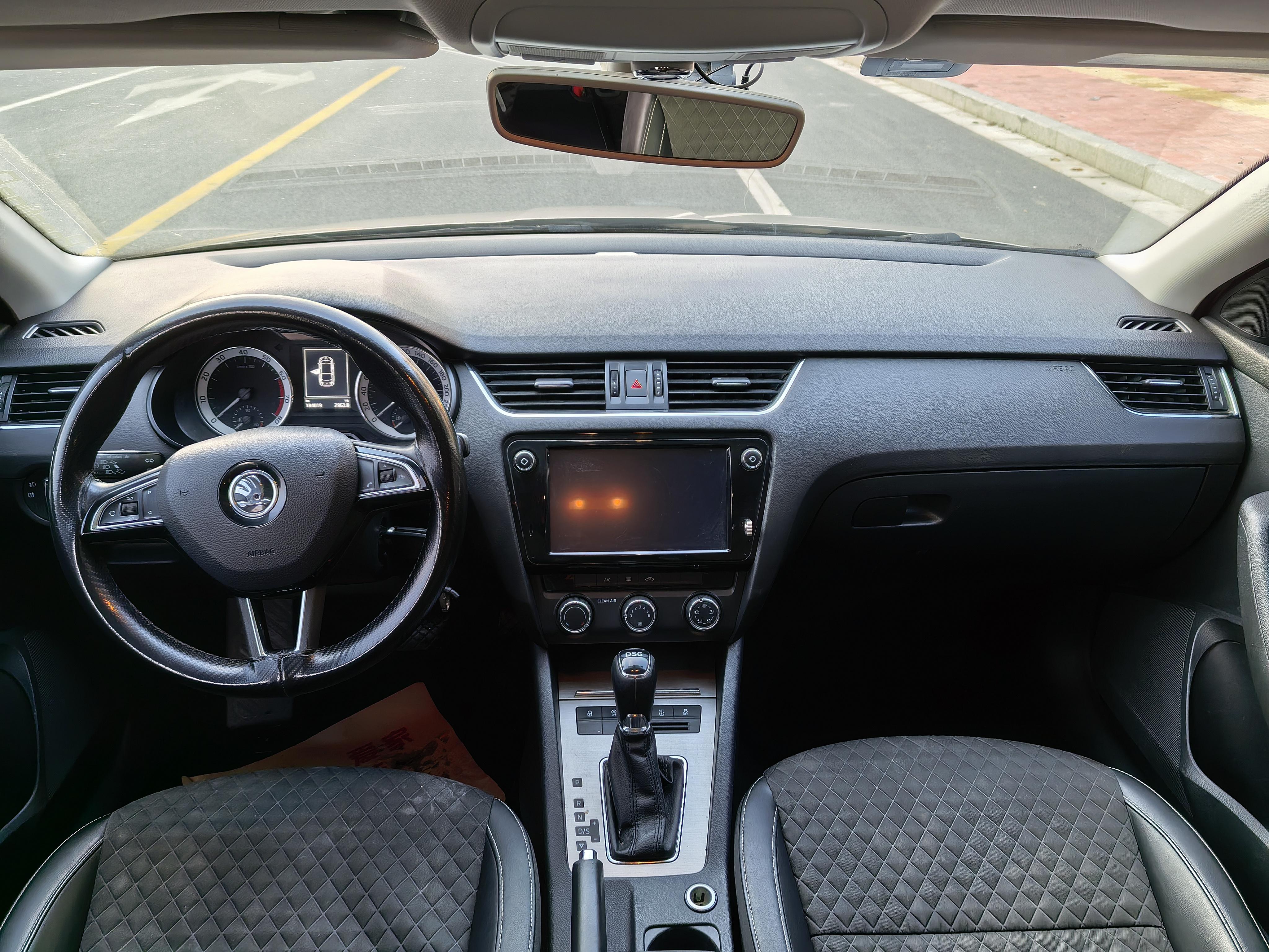Skoda Octavia 2017 thumb 9