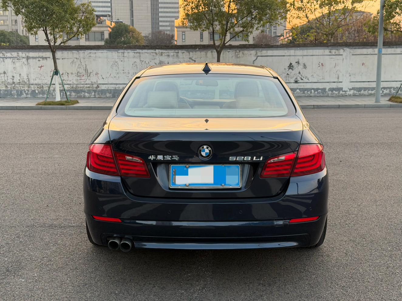 BMW 5 серии 2011 thumb 4