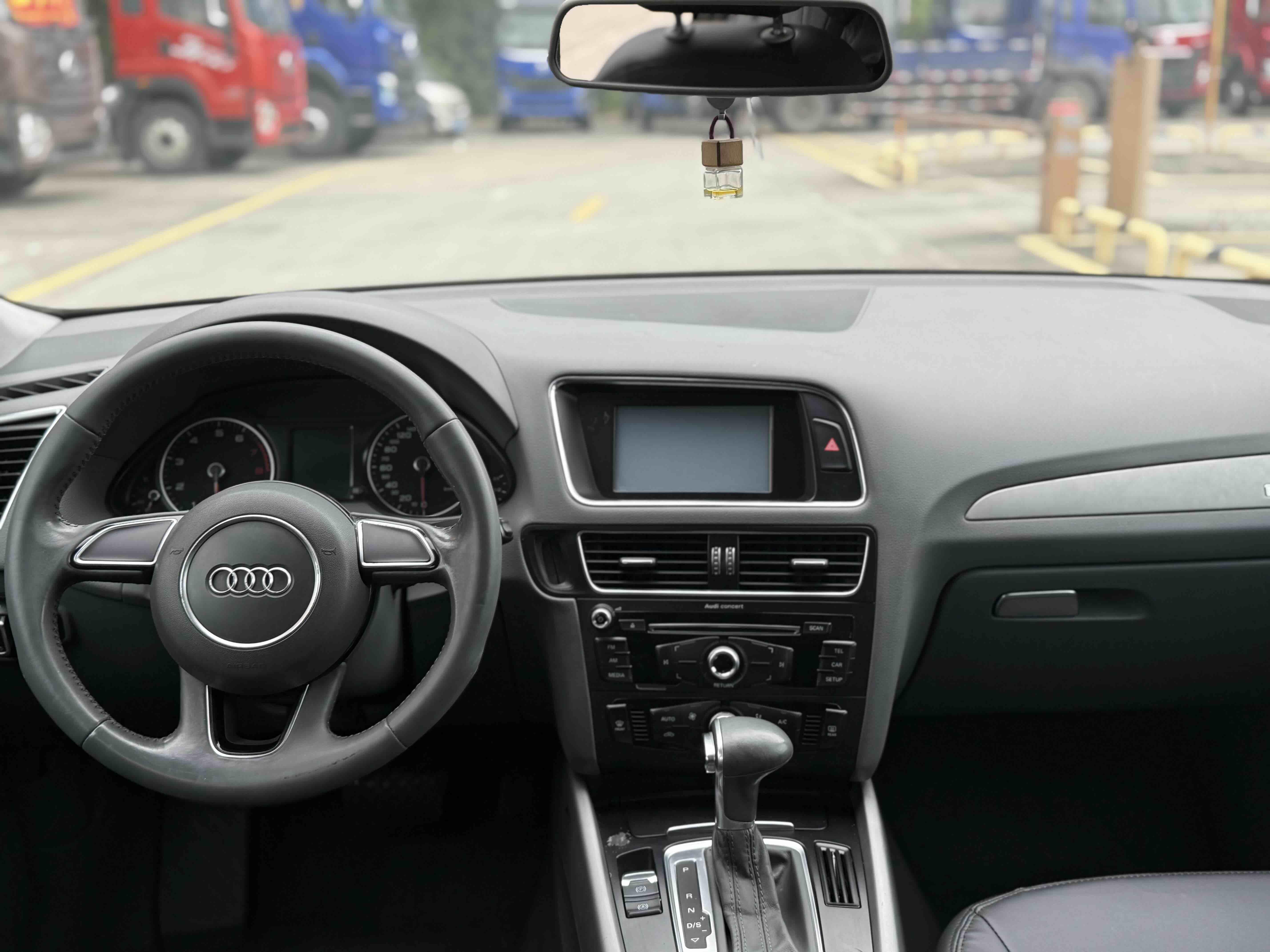 Audi Q5 2015 thumb 5
