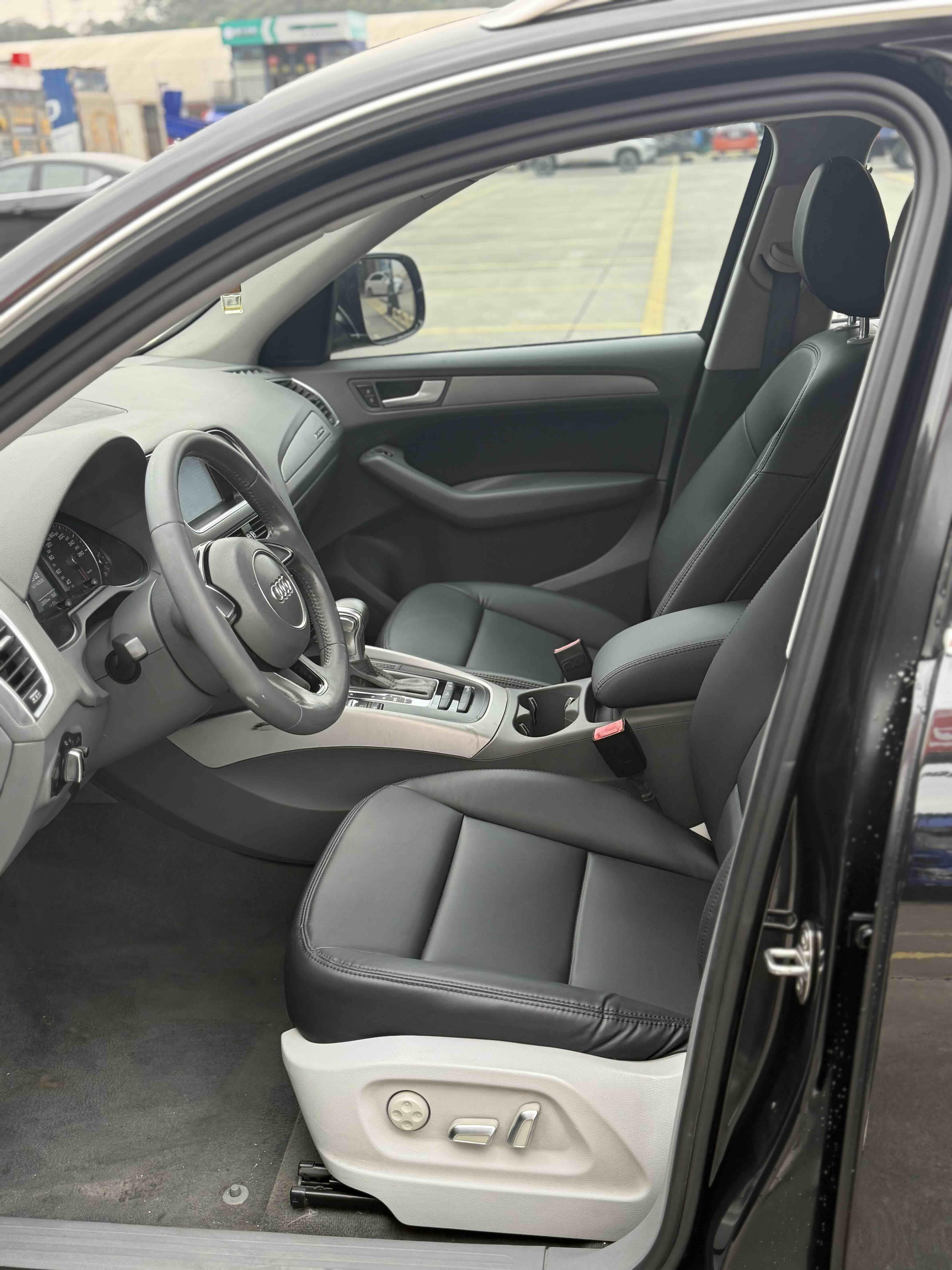 Audi Q5 2015 thumb 6