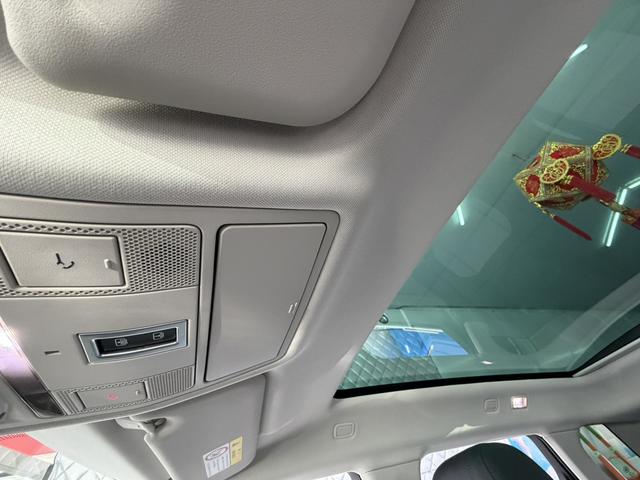 Land Rover Range Rover Velar 2020 thumb 12