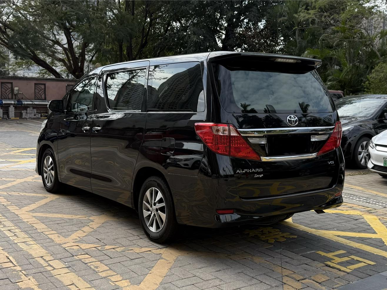 Toyota Alphard 2015 thumb 2