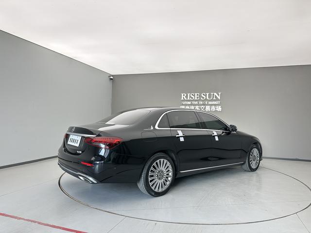 Mercedes-Benz E-Class 2023 thumb 6