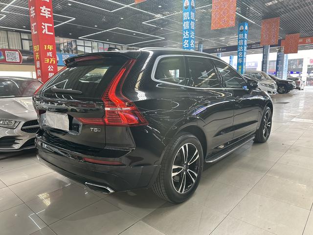 Volvo XC60 2019 thumb 4