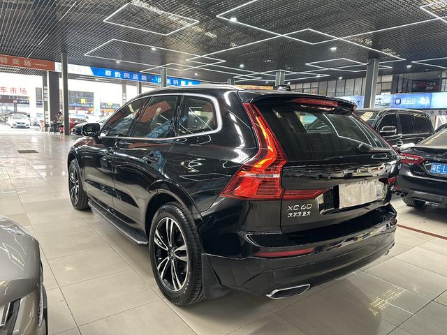 Volvo XC60 2019 thumb 6