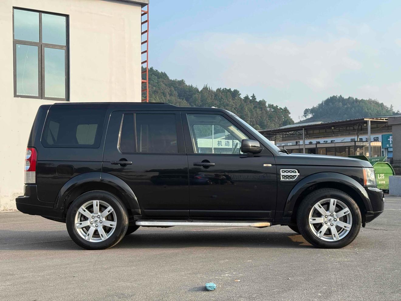 Land Rover Discovery 2010 thumb 6