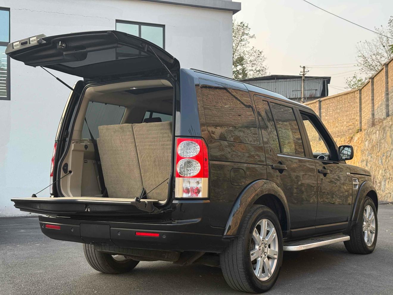 Land Rover Discovery 2010 thumb 12