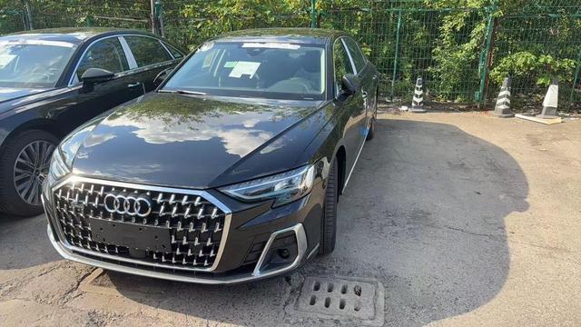 Audi A8 2025 thumb 2