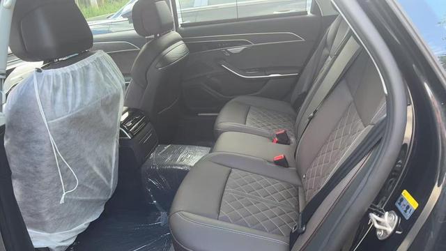 Audi A8 2025 thumb 6