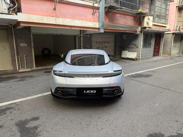 Aston Martin DB11 2023 thumb 8