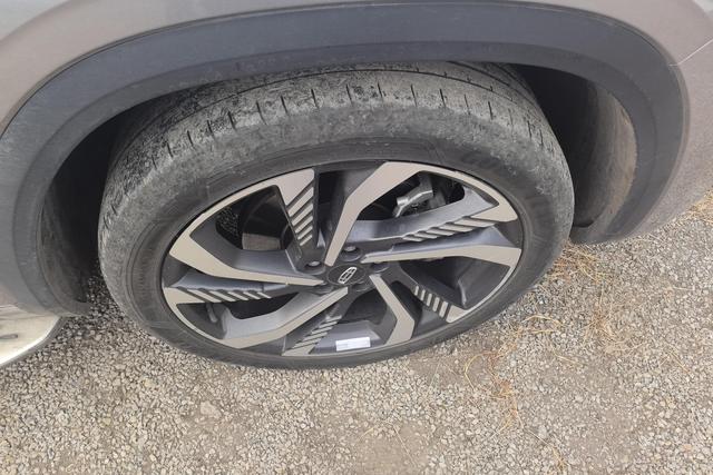 Geely Xingyue L 2024 thumb 2