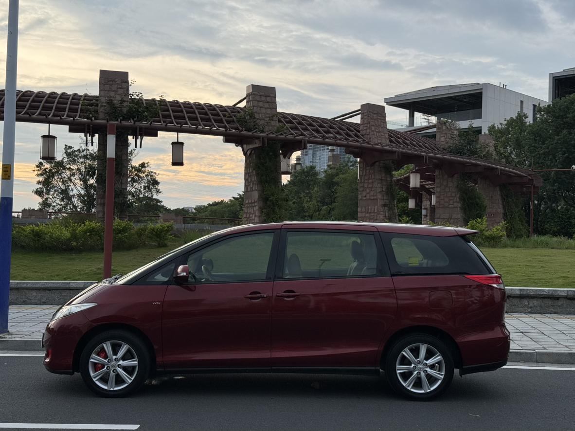Toyota Previa 2011 thumb 2