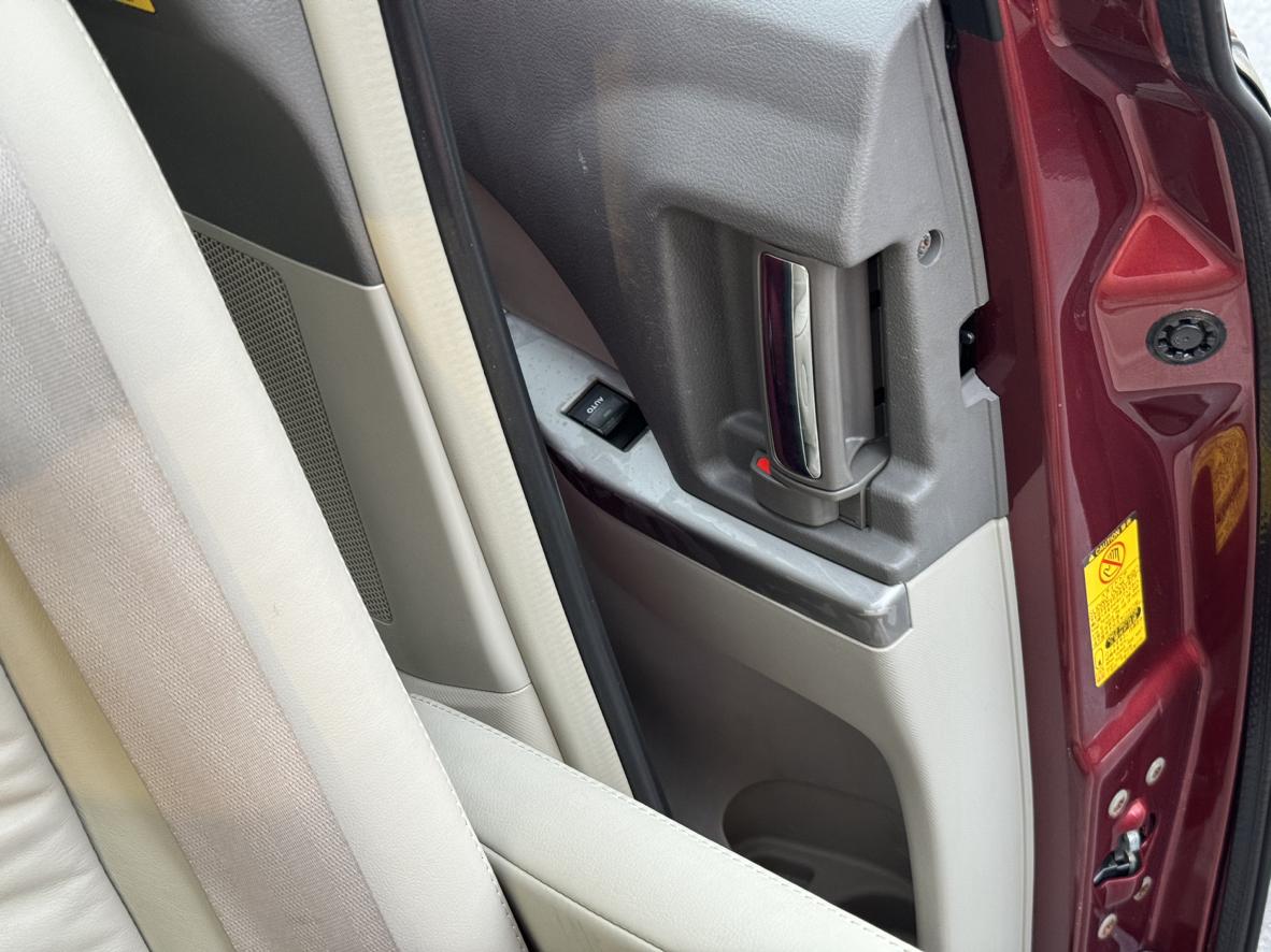 Toyota Previa 2011 thumb 11