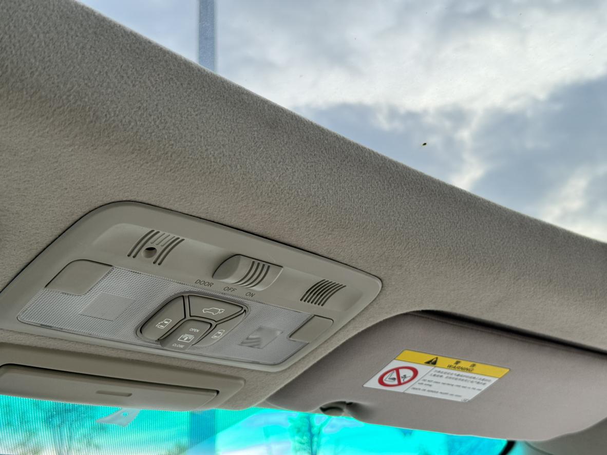 Toyota Previa 2011 thumb 12