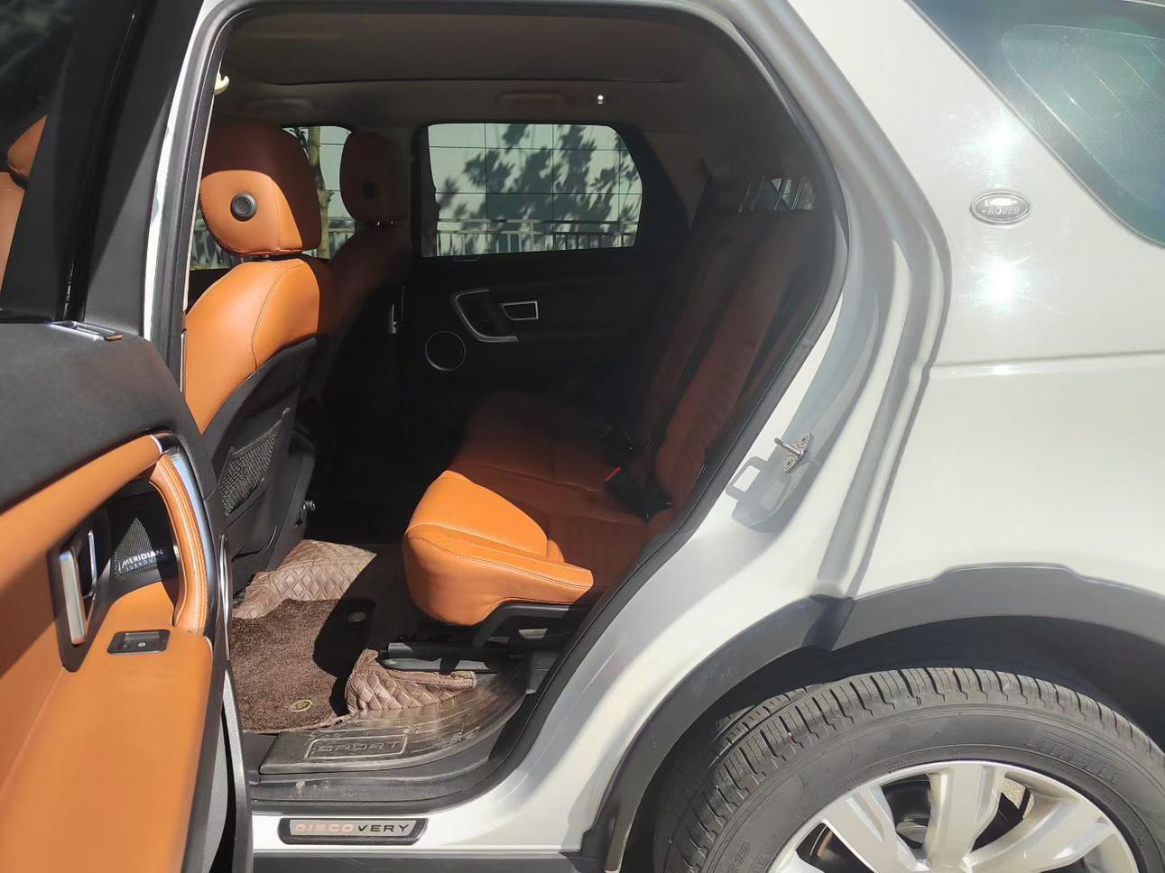 Land Rover Discovery Sport 2015 thumb 7