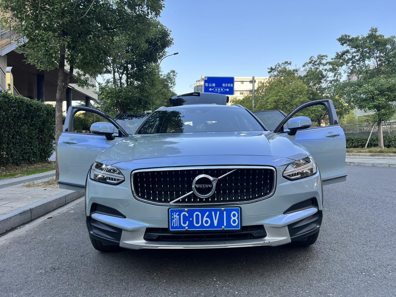 Volvo V90 2018 thumb 9