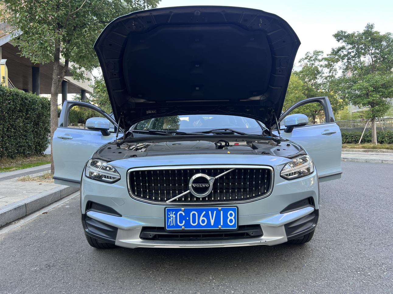 Volvo V90 2018 thumb 10