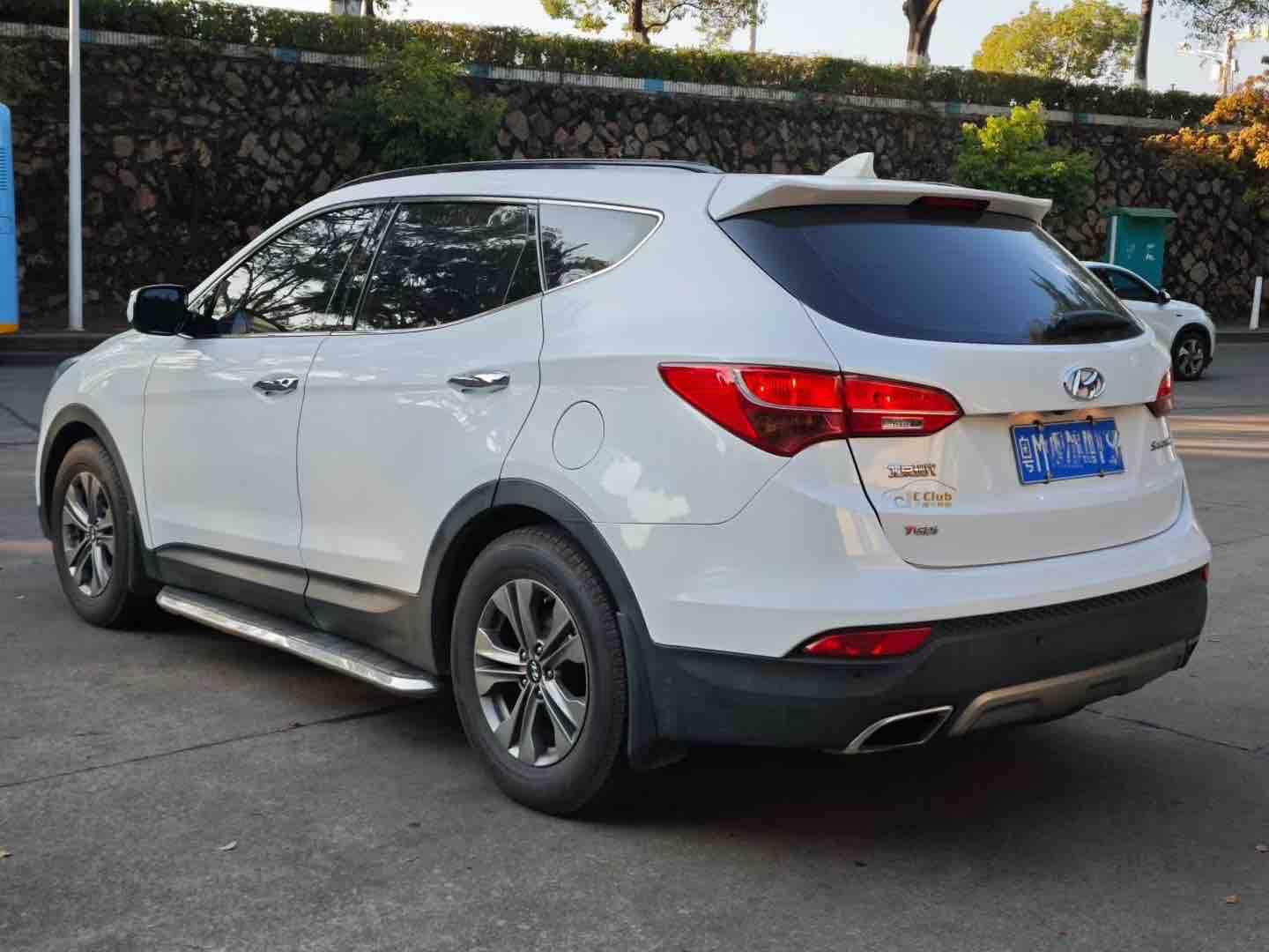 Hyundai Santa Fe 2016 thumb 2