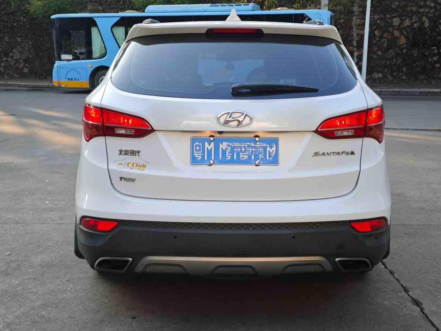 Hyundai Santa Fe 2016 thumb 3
