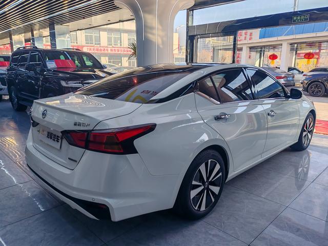 Nissan Altima 2021 thumb 3