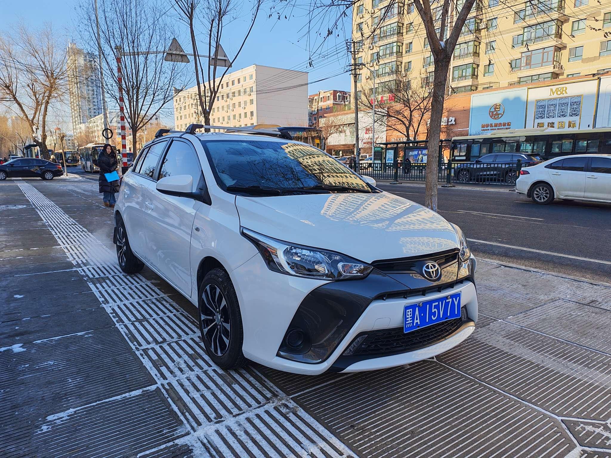 Toyota Yaris 2018 thumb 10