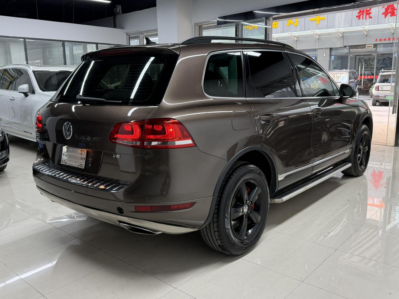 Volkswagen Touareg 2013 thumb 2