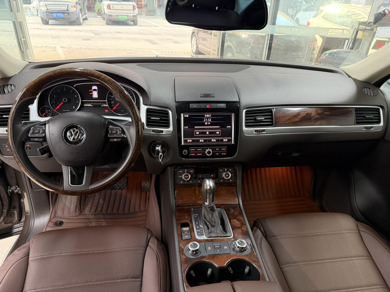 Volkswagen Touareg 2013 thumb 4