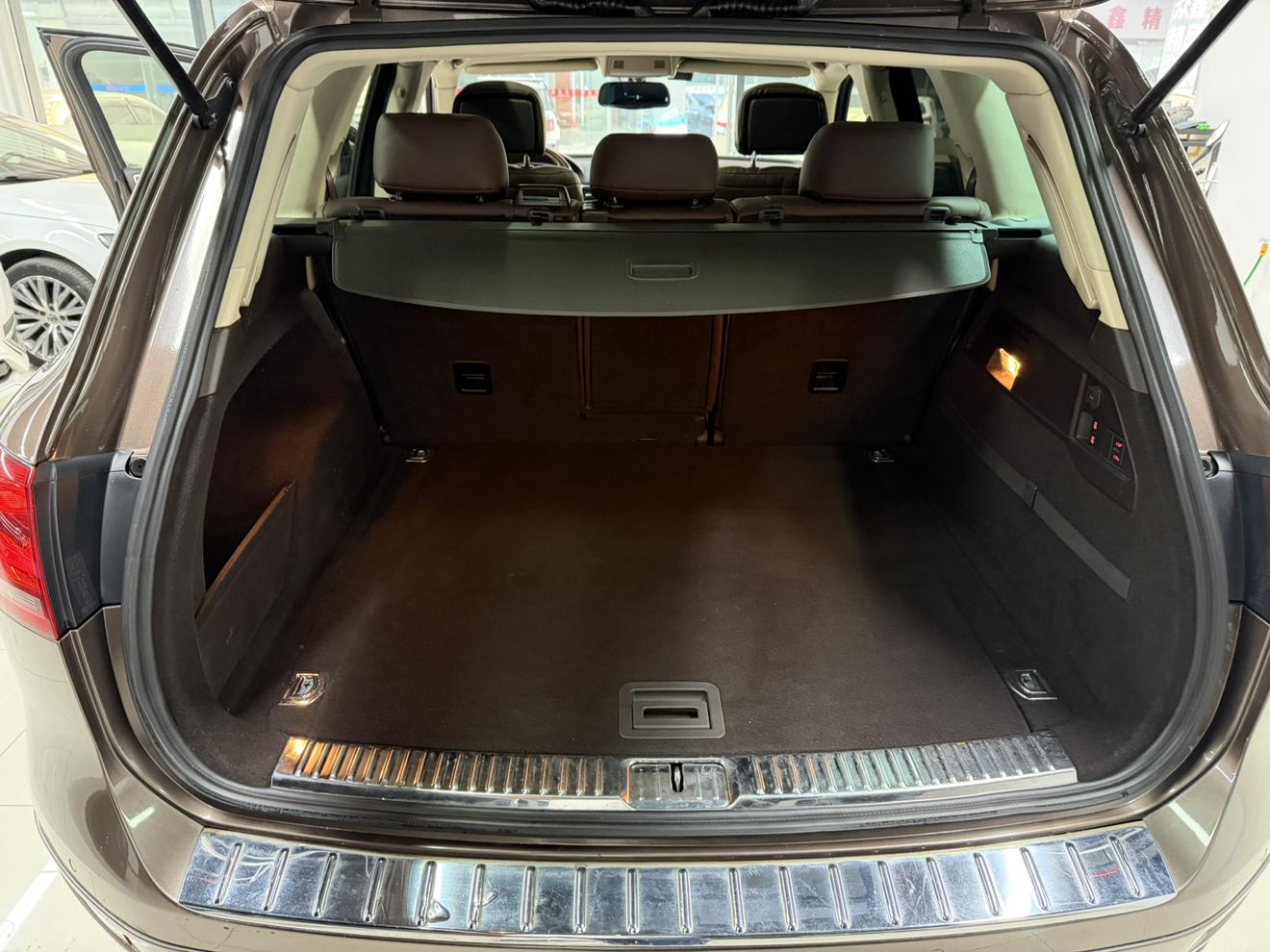 Volkswagen Touareg 2013 thumb 10