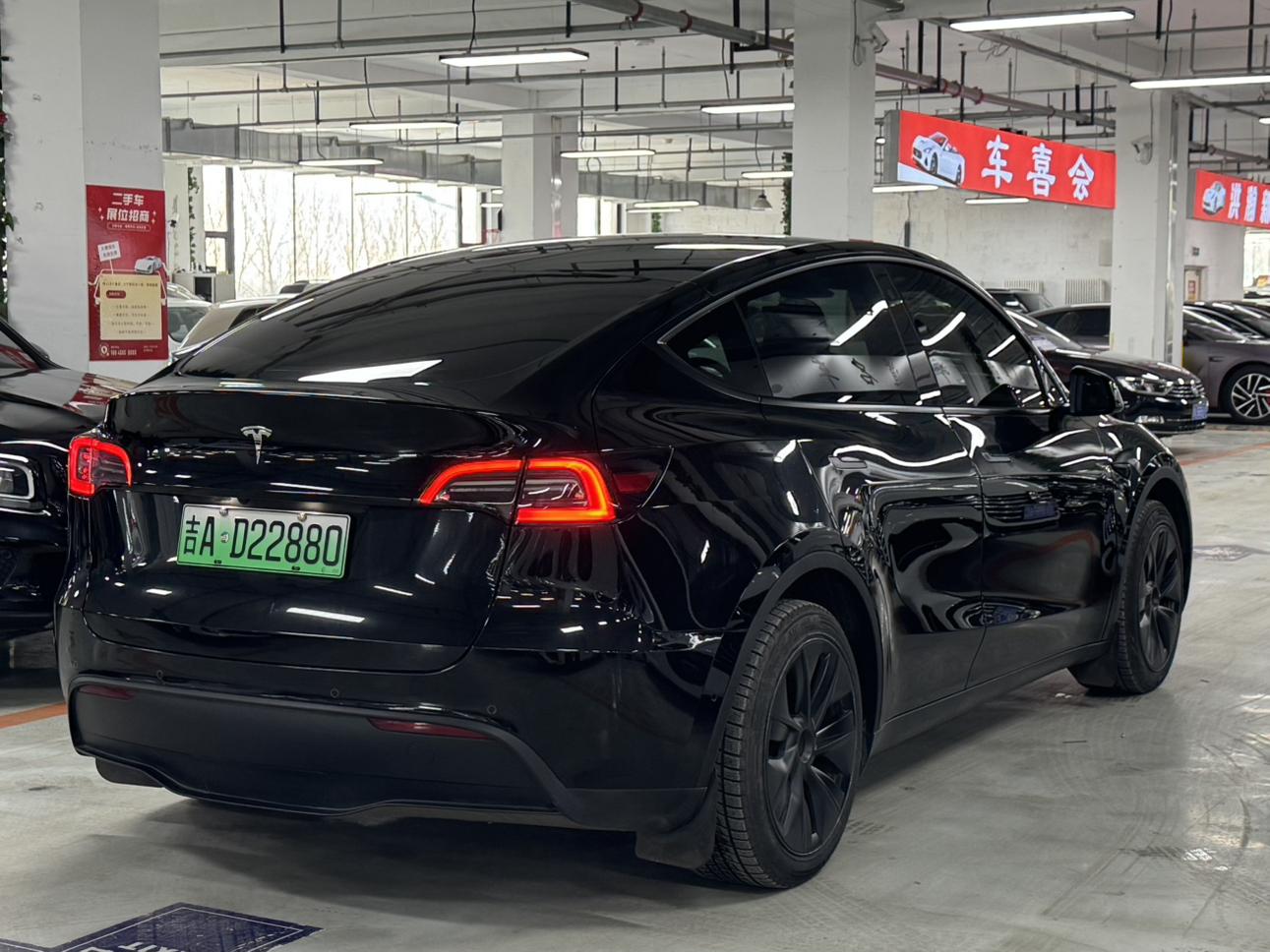 Tesla Model Y 2024 thumb 4