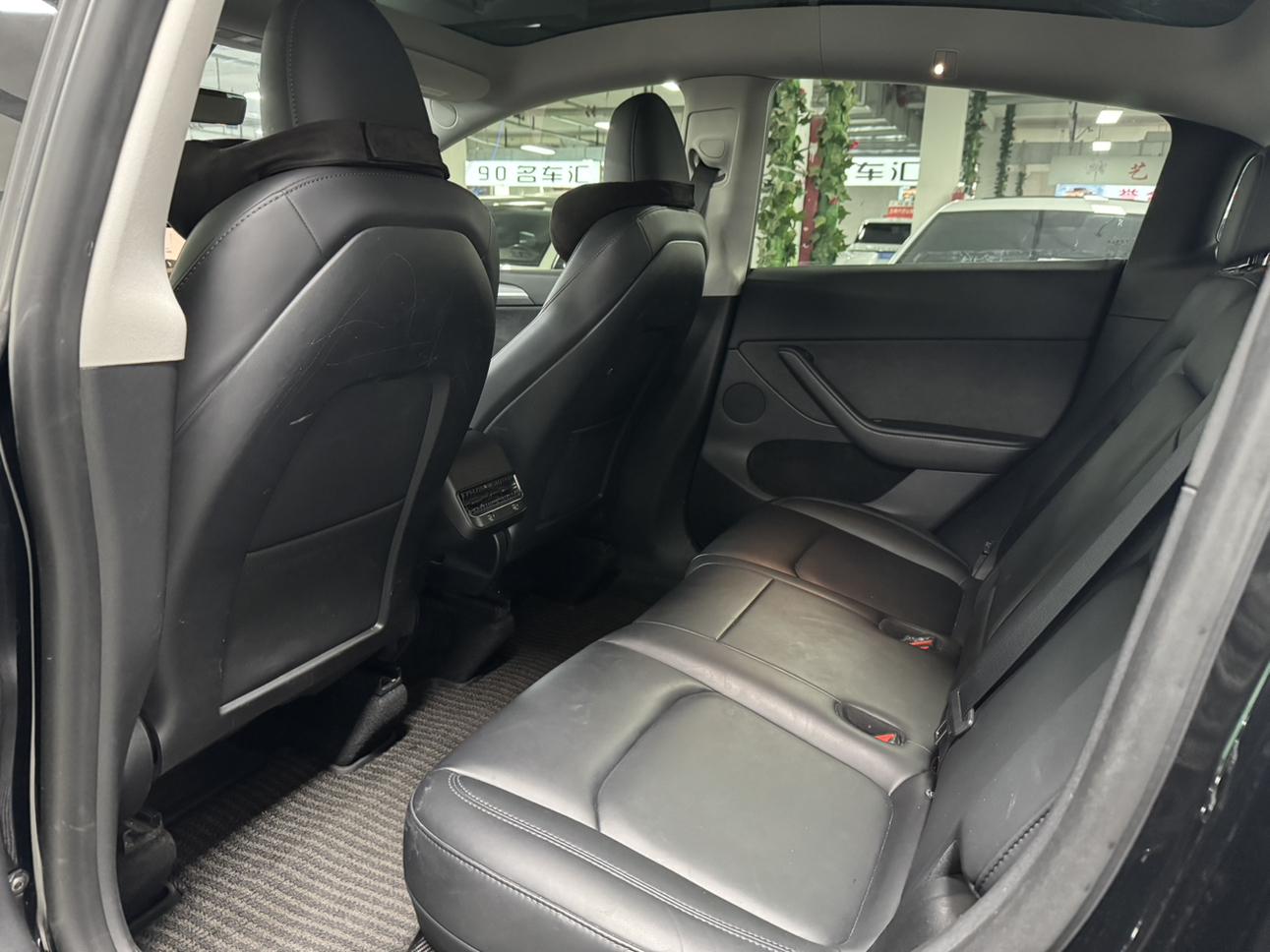Tesla Model Y 2024 thumb 8