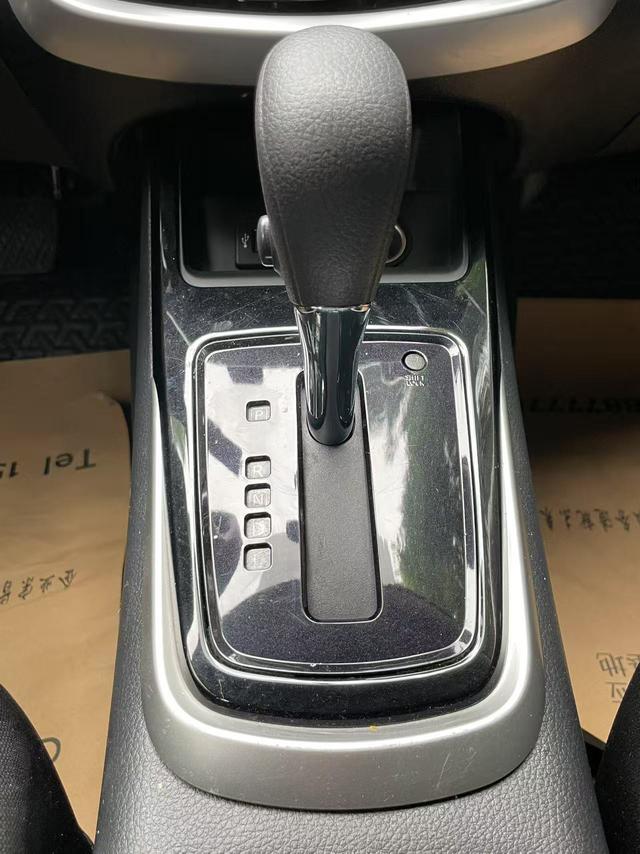Nissan Tiida 2020 thumb 9