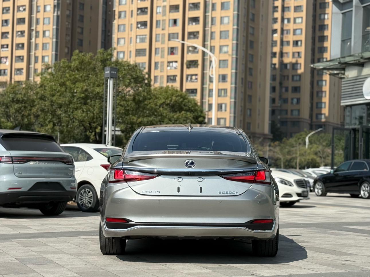 Lexus ES 2019 thumb 3