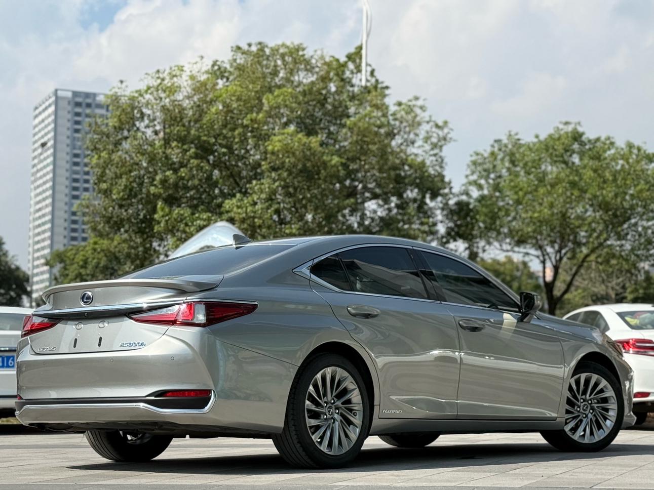 Lexus ES 2019 thumb 4