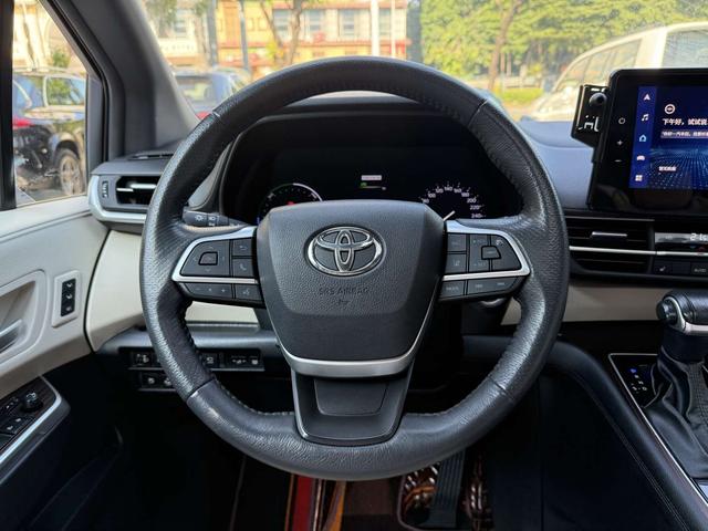 Toyota Granvia 2024 thumb 12