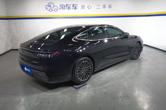 Geely Galaxy 8 PHEV 2025 thumb 6