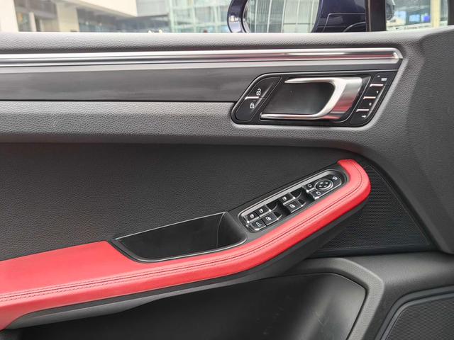 Porsche Macan 2022 thumb 7