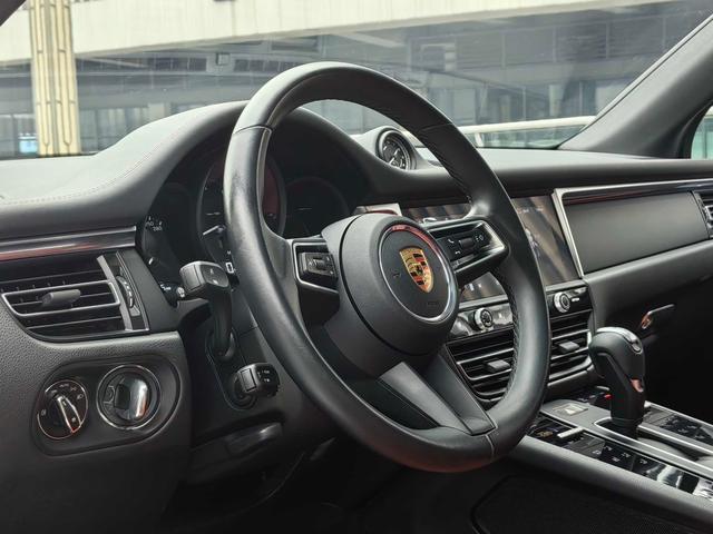 Porsche Macan 2022 thumb 10